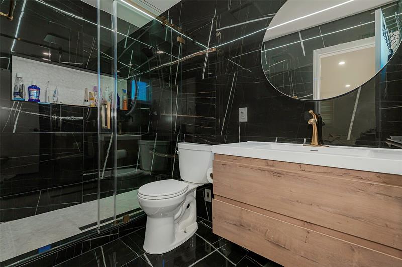 Image 19 of 29 For 825 Argonaut Isle