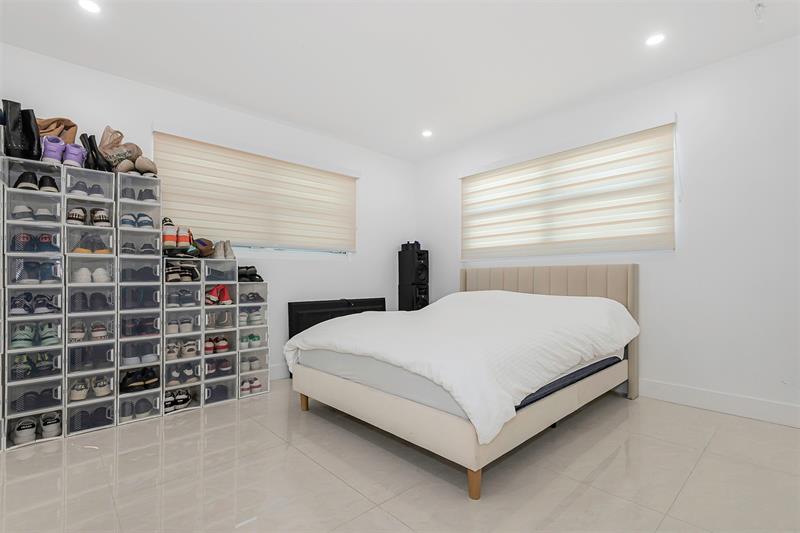 Image 20 of 29 For 825 Argonaut Isle