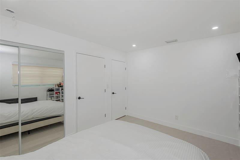 Image 21 of 29 For 825 Argonaut Isle