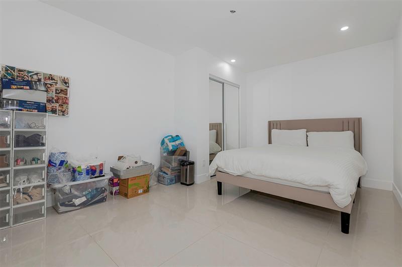 Image 23 of 29 For 825 Argonaut Isle