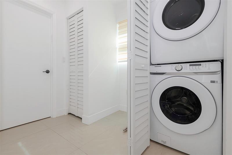 Image 25 of 29 For 825 Argonaut Isle