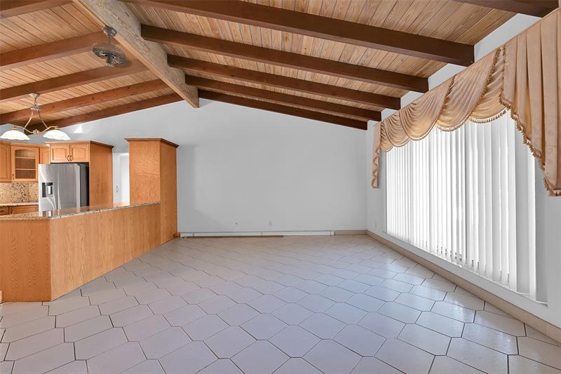 Image 11 of 47 For 4521 Sea Grape Dr