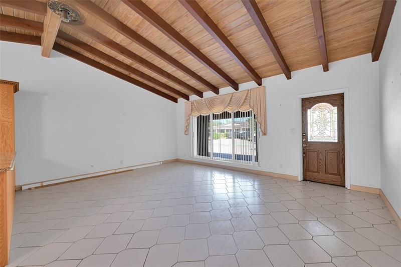 Image 12 of 47 For 4521 Sea Grape Dr