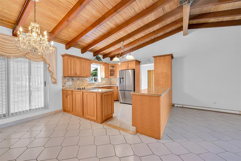 Image 13 of 47 For 4521 Sea Grape Dr