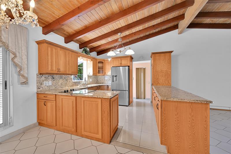 Image 15 of 47 For 4521 Sea Grape Dr