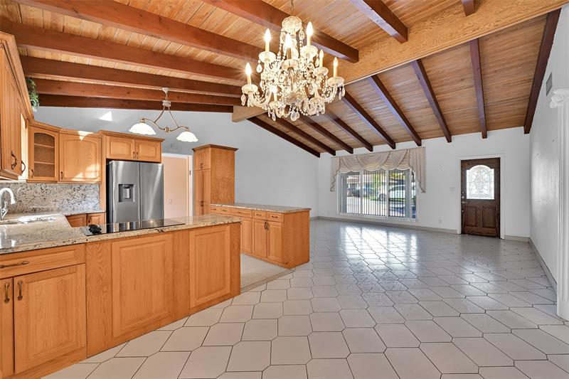 Image 16 of 47 For 4521 Sea Grape Dr