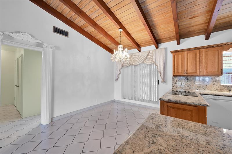 Image 17 of 47 For 4521 Sea Grape Dr