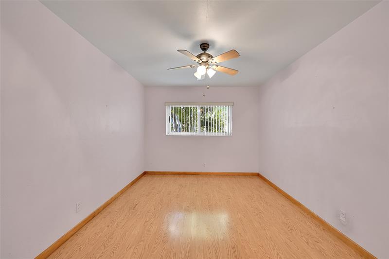 Image 21 of 47 For 4521 Sea Grape Dr