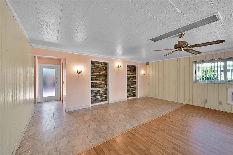 Image 32 of 47 For 4521 Sea Grape Dr