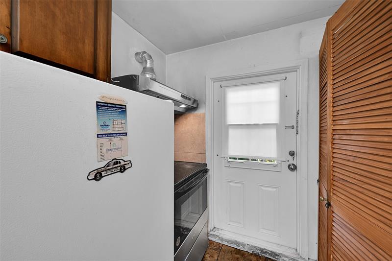 Image 33 of 47 For 4521 Sea Grape Dr