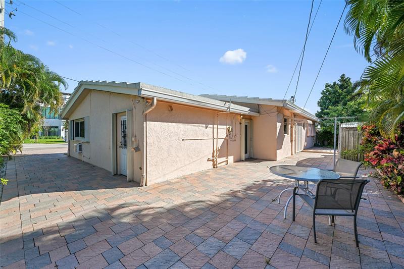 Image 39 of 47 For 4521 Sea Grape Dr