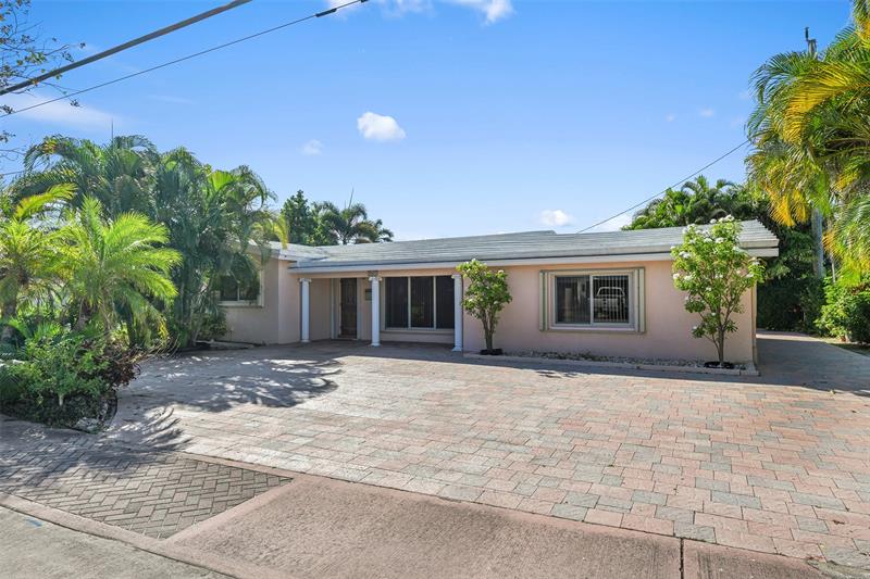 Image 5 of 47 For 4521 Sea Grape Dr