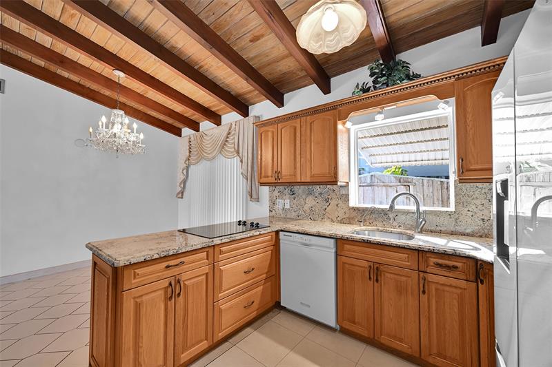 Image 7 of 47 For 4521 Sea Grape Dr