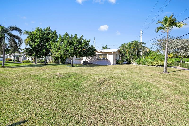 Image 8 of 47 For 4521 Sea Grape Dr