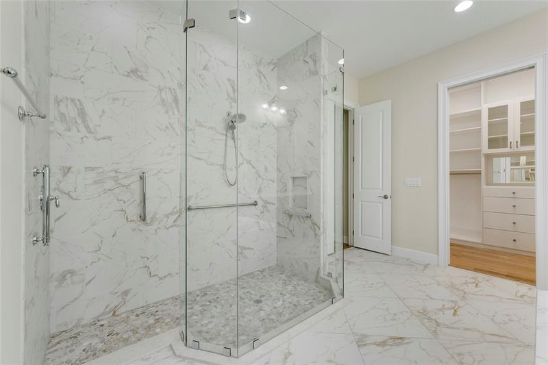 Image 22 of 44 For 4673 Estates Cir