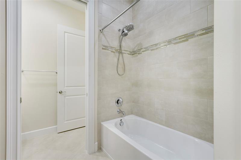 Image 27 of 44 For 4673 Estates Cir