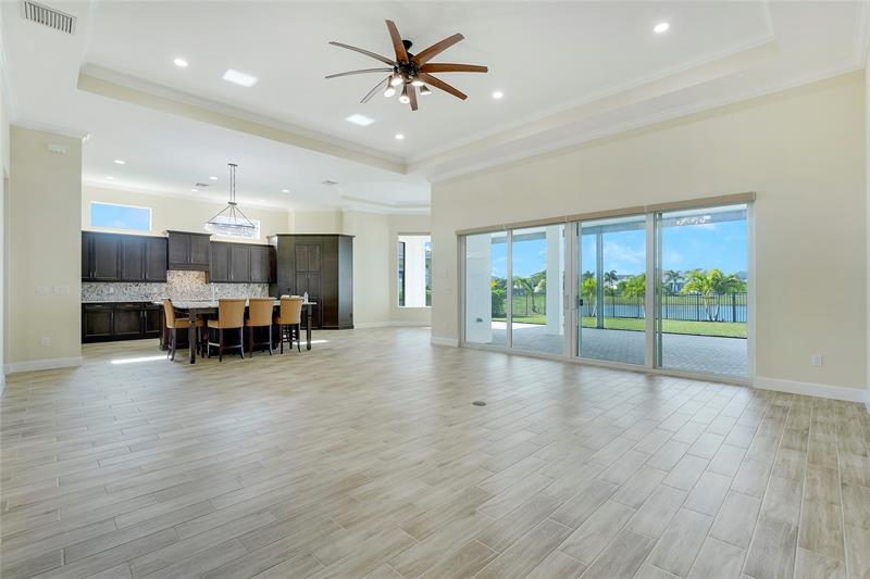 Image 9 of 44 For 4673 Estates Cir