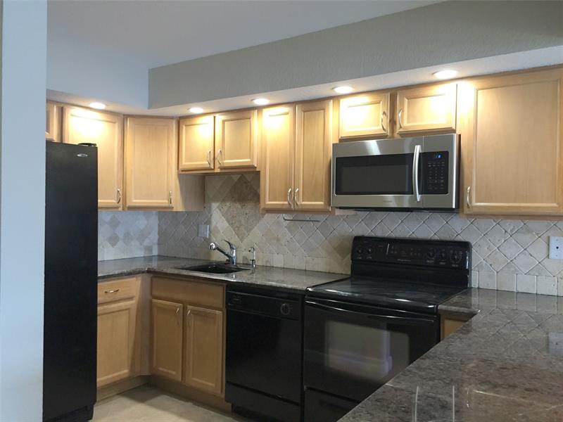 Details for 1100 Crystal Lake Dr, Deerfield Beach, FL 33064