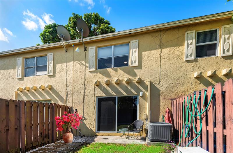 Image 23 of 25 For 10717 La Placida Dr  1-3