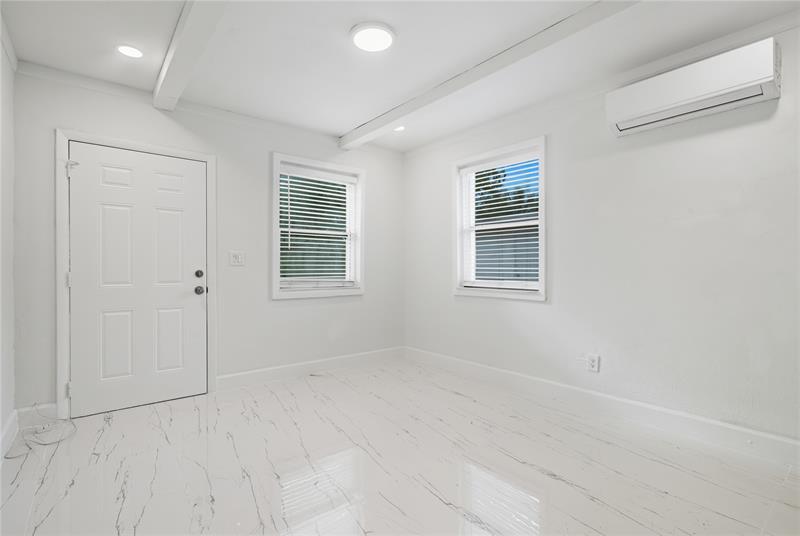 Image 20 of 37 For 409 61st Ter