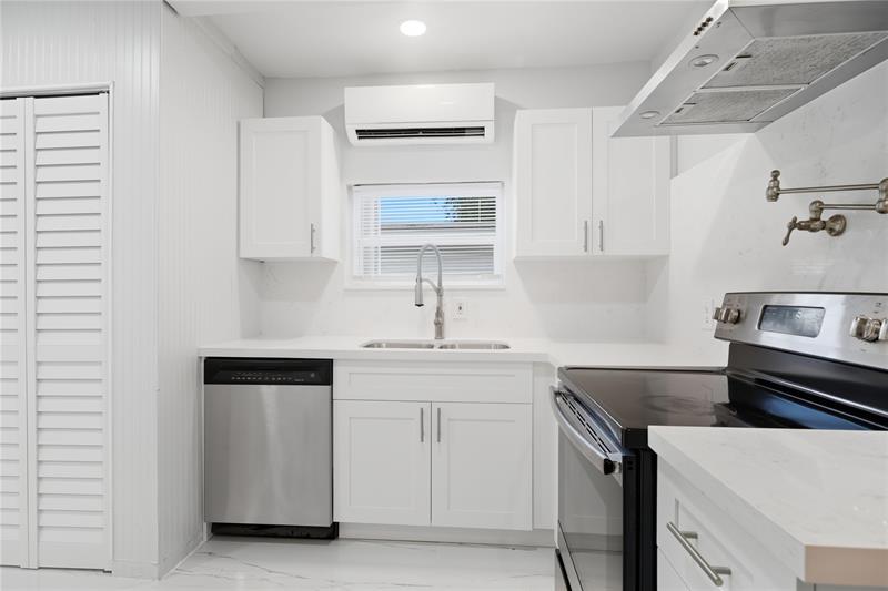 Image 23 of 37 For 409 61st Ter