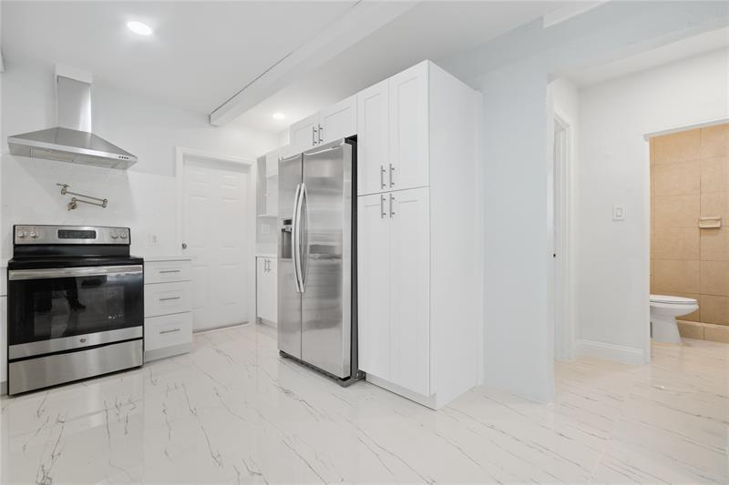 Image 25 of 37 For 409 61st Ter