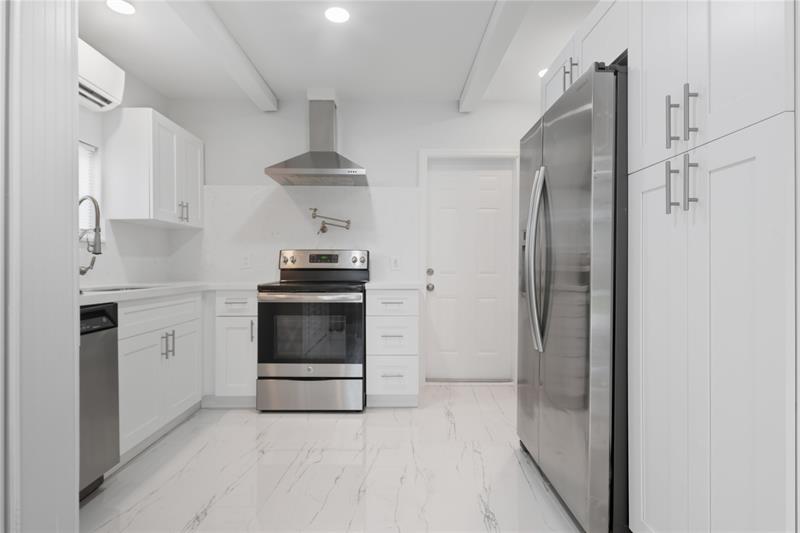 Image 26 of 37 For 409 61st Ter