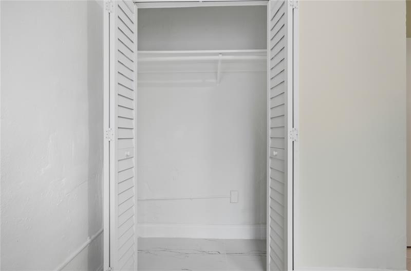 Image 31 of 37 For 409 61st Ter