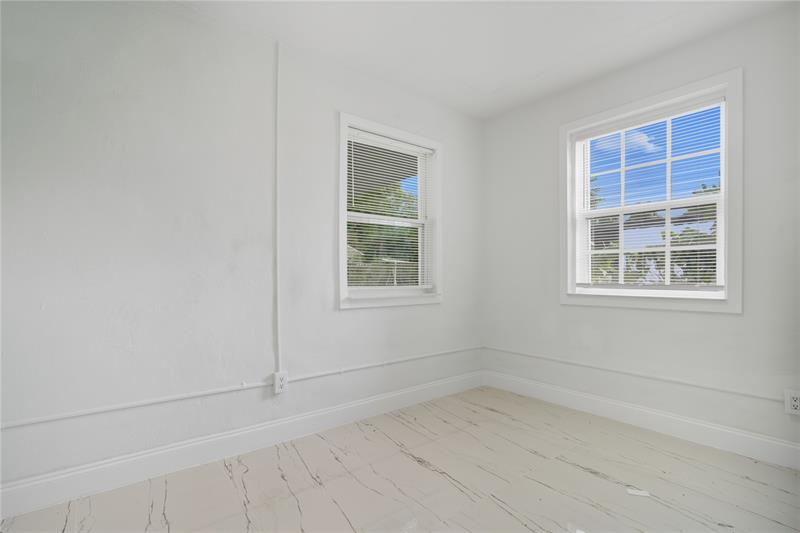 Image 37 of 37 For 409 61st Ter