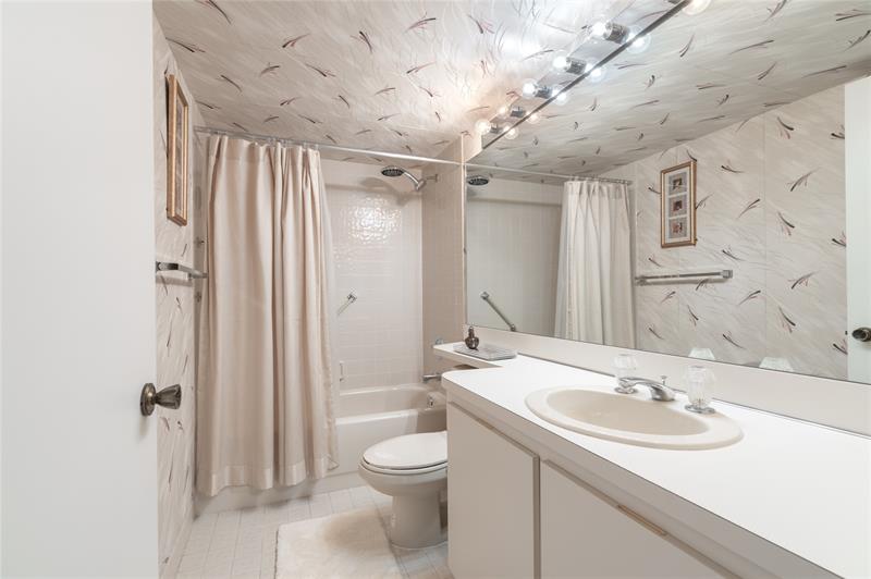 Image 9 of 26 For 15075 Witney Rd  A-303