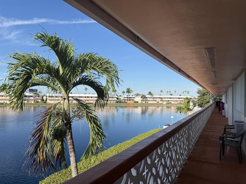 Image 11 of 16 For 900 10th Ter  21s