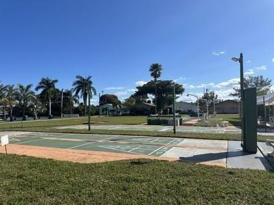 Image 15 of 16 For 900 10th Ter  21s