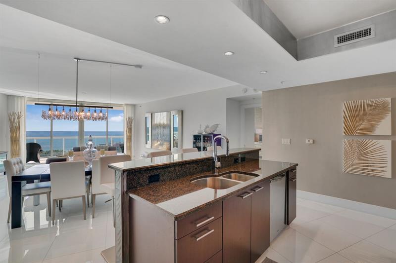 Image 27 of 68 For 1 Ocean Blvd  903