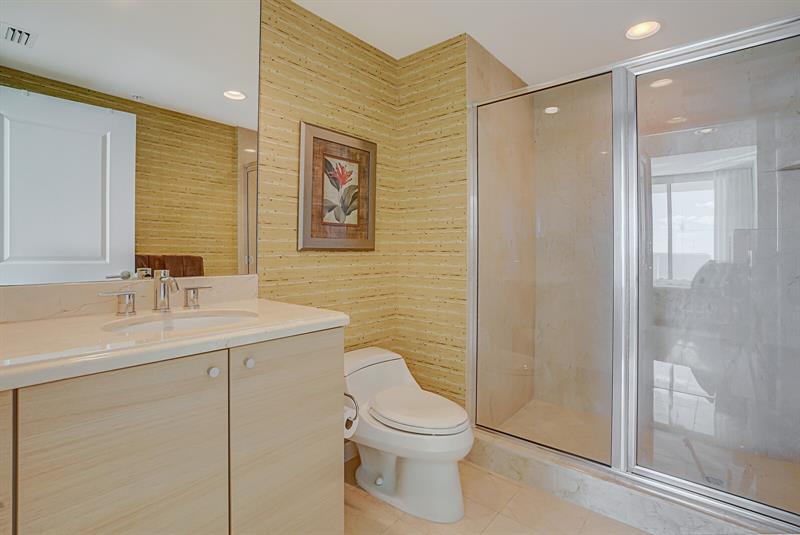 Image 37 of 68 For 1 Ocean Blvd  903