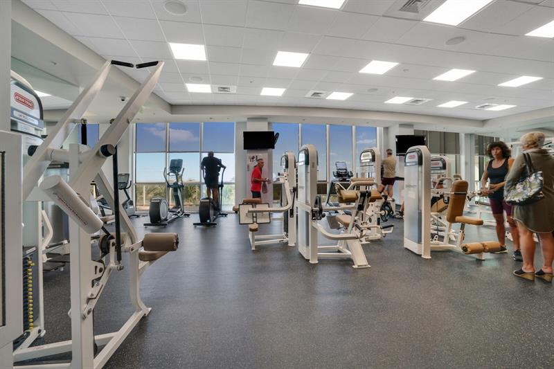 Image 45 of 68 For 1 Ocean Blvd  903