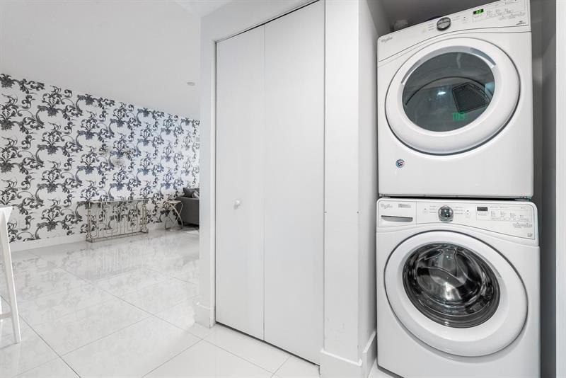 Image 18 of 73 For 488 18th St  3509