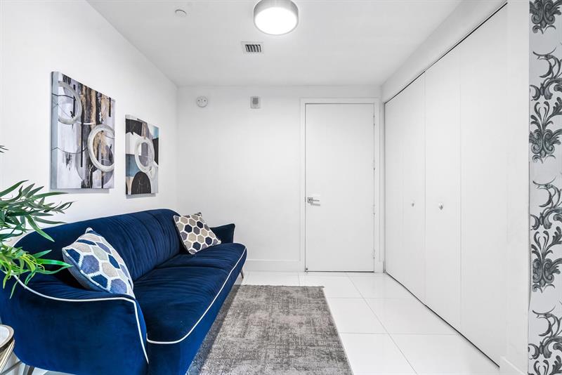 Image 20 of 73 For 488 18th St  3509