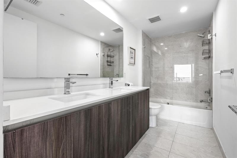 Image 24 of 73 For 488 18th St  3509