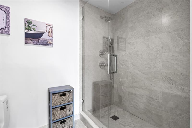 Image 28 of 73 For 488 18th St  3509