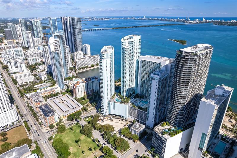 Image 31 of 73 For 488 18th St  3509