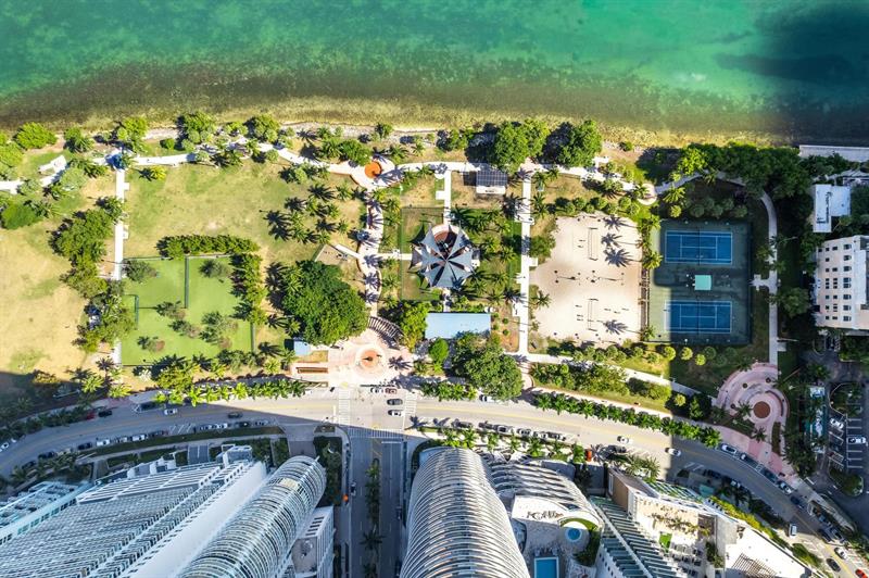 Image 32 of 73 For 488 18th St  3509