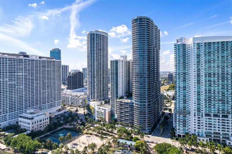 Image 34 of 73 For 488 18th St  3509