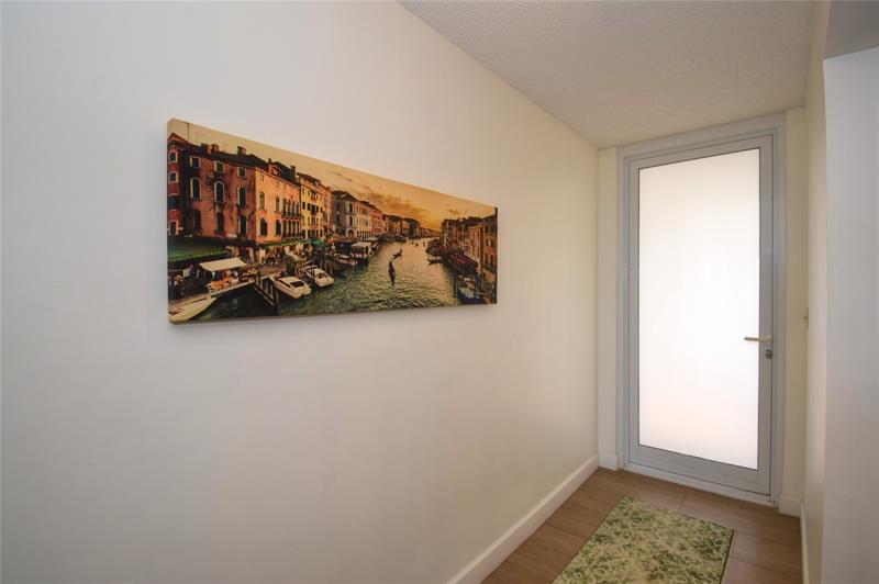 Image 15 of 41 For 510 Ocean Blvd  303