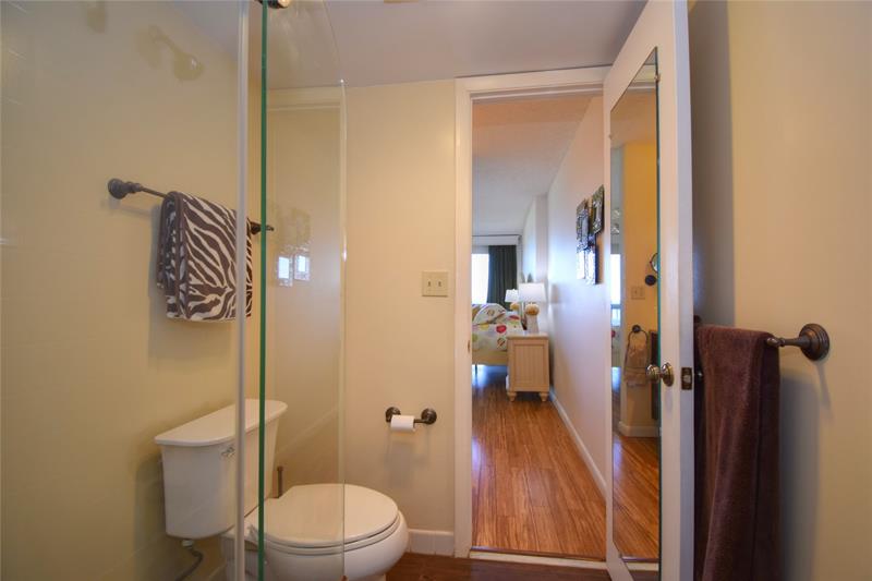 Image 26 of 41 For 510 Ocean Blvd  303