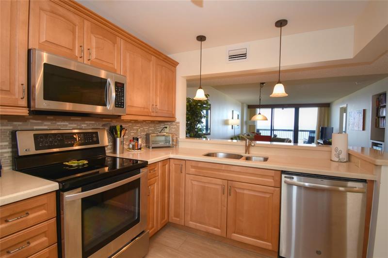 Image 6 of 41 For 510 Ocean Blvd  303