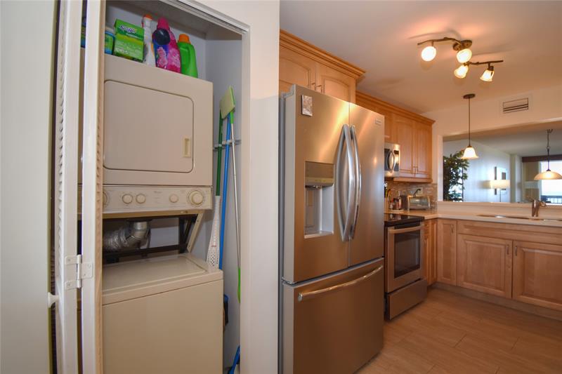 Image 8 of 41 For 510 Ocean Blvd  303