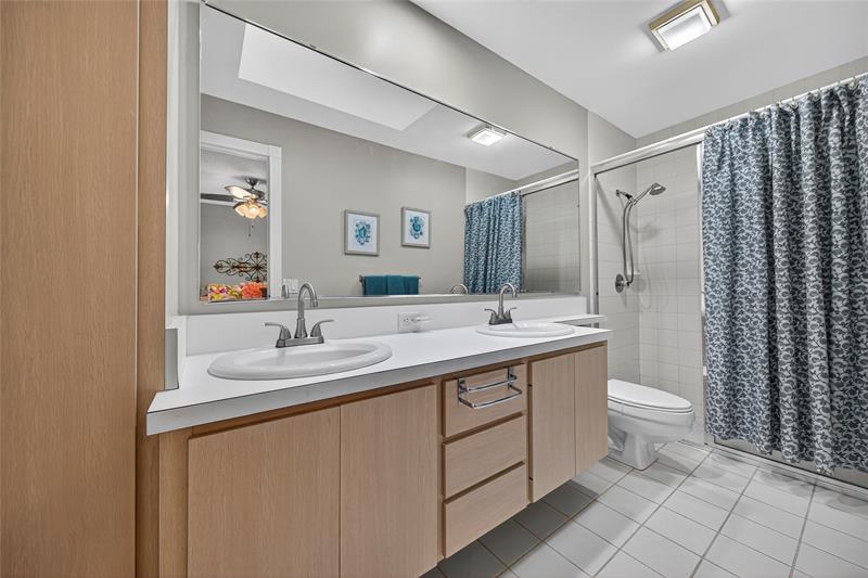 Image 21 of 32 For 3004 Lakemont Court