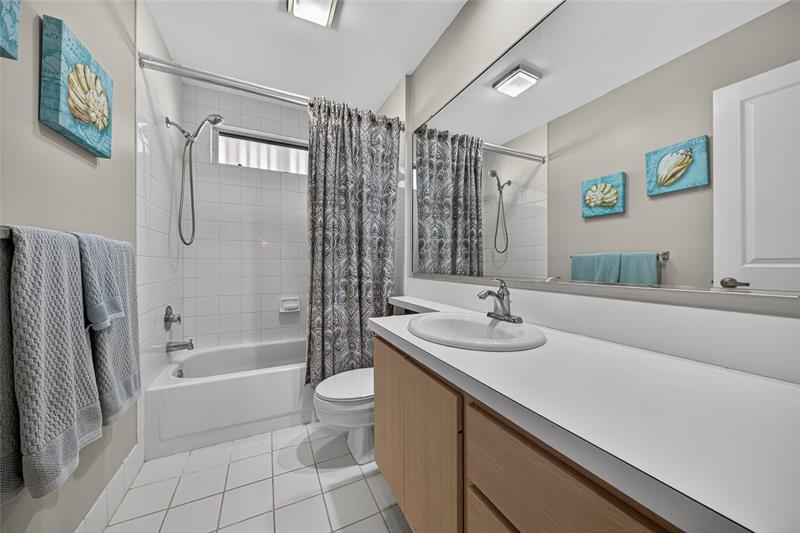 Image 25 of 32 For 3004 Lakemont Court