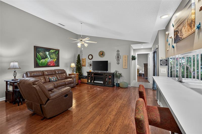 Image 9 of 32 For 3004 Lakemont Court