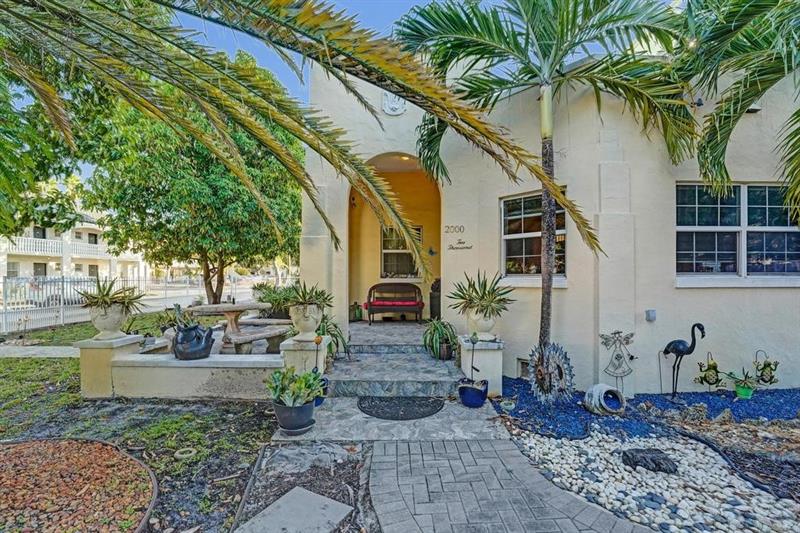 Details for 2000 Jackson St, Hollywood, FL 33020